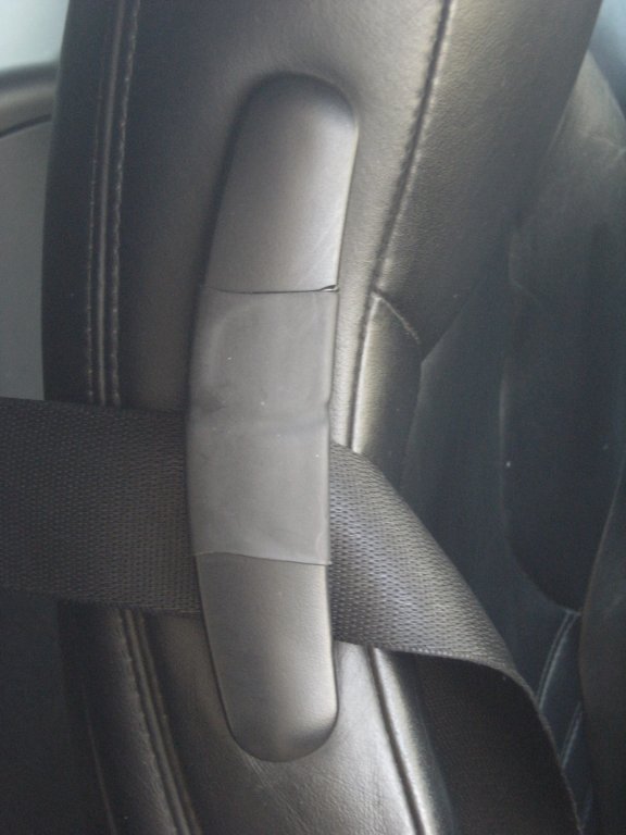 Bmw seat outlet belt holder