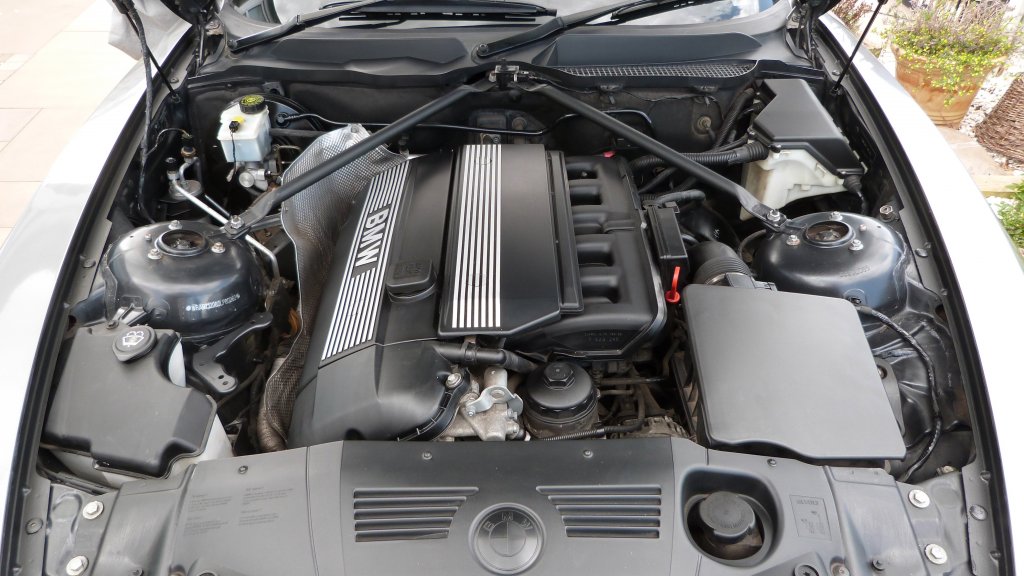 Engine bay.JPG