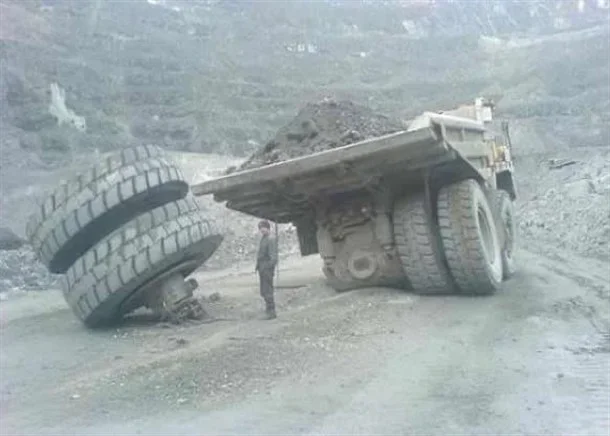 BROKEN AXEL.webp
