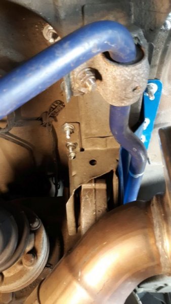 Z3 Trunk Floor Fix swaybar.jpg