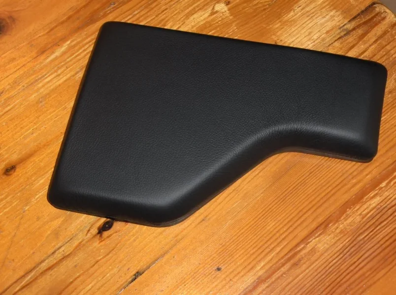 Armrest black.webp