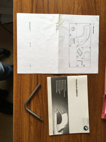 Hardtop manual, tool and extra BMW fitting instructions.JPG