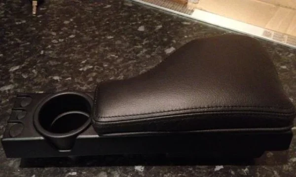 Leather center armrest.webp