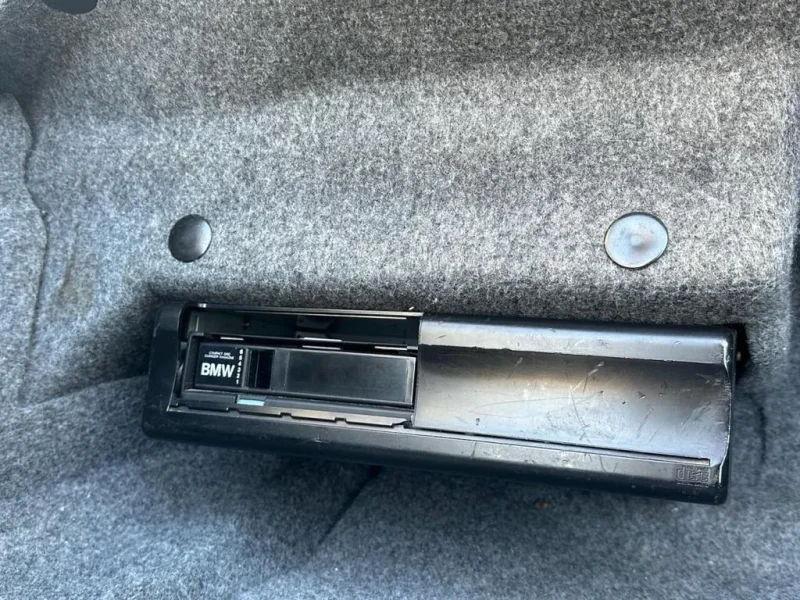 CD Changer in boot.webp CD Changer in boot.webp