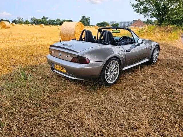 2000-bmw-z3-67ed2f2505074.webp