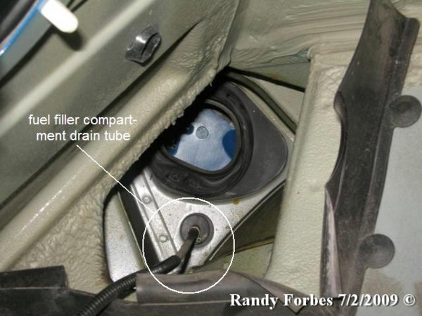 Z3 Fuel Filler Drain.jpg