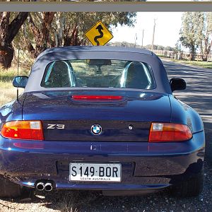 blue sa z3 going round the bend